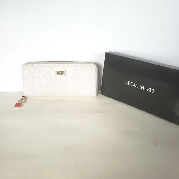Cecil McBee Wallet Gray Floral Large Long Card Bill Holder Clutch Zip Around - Picture 1 of 11